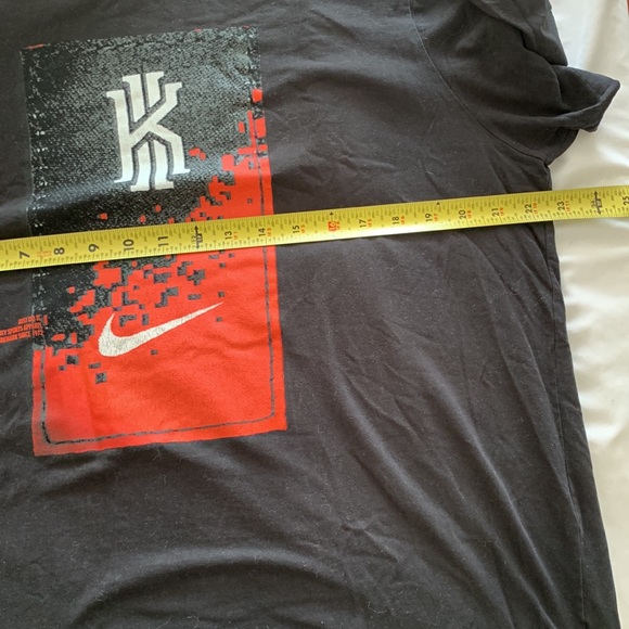 Men’s Nike Tee shirt black large Kyrie Irving - Picture 9 of 9